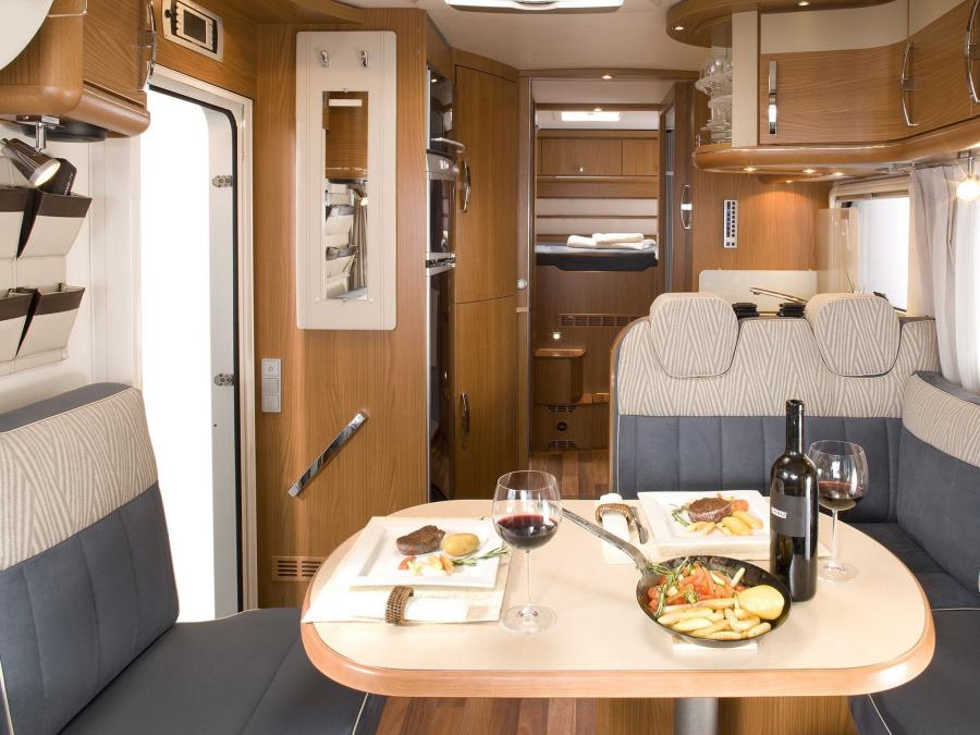 Интерьер Hymer B-Class SL 2007 года  (фото 7 из 16)